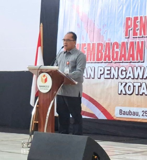 Pak Bayoni bawa sambutan