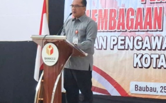 Pak Bayoni bawa sambutan